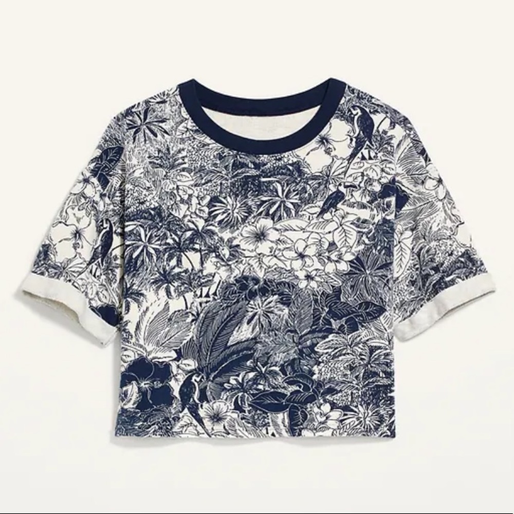 🆕 White & Navy Short-Sleeved Sweatshirt (w/ Tags)
